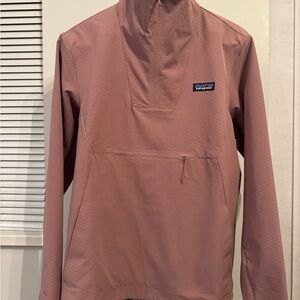 Patagonia Women's Crew Pullover Jacket in Dusty Rose